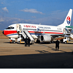 郑州新郑机场物流航空快运业稳步发展的原因是什么？